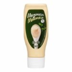 Mayonnaise Hacendado Sans Gluten et Sans Lactose 490 ml – Sauce Crémeuse pour Burgers, Sandwiches et Salades | Prix Maroc ━━━━━━━━━━━━━━━━━━━━━━━━━━━━━━━━━━━━━━ Disponible chez Al Ghandour Market à Casablanca ━━━━━━━━━━━━━━━━━━━━━━━━━━━━━━━━━━━━━━ Description courte Chez Alghandour Market, découvrez la Mayonnaise Hacendado Sans Gluten et Sans Lactose 490 ml, une sauce crémeuse idéale pour accompagner vos burgers, sandwiches, frites, salades, wraps et autres préparations salées. Sa texture onctueuse et son goût classique s’intègrent facilement à vos recettes du quotidien. Proposée dans un format pratique de 490 ml, elle convient aux repas en famille comme aux préparations gourmandes à la maison. Elle est indiquée sans gluten et sans lactose, tout en contenant de l’œuf et du soja. ━━━━━━━━━━━━━━━━━━━━━━━━━━━━━━━━━━━━━━ Description longue optimisée SEO – Maroc Présentation du produit La Mayonnaise Hacendado 490 ml est une sauce froide incontournable pour apporter une texture crémeuse et une saveur douce à de nombreux plats. Distribuée sous la marque Hacendado, associée à Mercadona en Espagne, elle accompagne aussi bien les recettes simples que les repas plus élaborés. Son format de 490 ml est adapté à une utilisation régulière en cuisine. Elle peut être servie directement en accompagnement ou utilisée comme base pour préparer des sauces maison. Un avantage important de cette référence est son indication sans gluten et sans lactose. Elle peut ainsi intéresser les consommateurs qui souhaitent éviter ces deux composants. Toutefois, elle contient du jaune d’œuf et des ingrédients à base de soja : elle ne convient donc pas aux personnes allergiques à ces ingrédients. ━━━━━━━━━━━━━━━━━━━━━━━━━━━━━━━━━━━━━━ Une mayonnaise polyvalente pour vos repas Grâce à sa texture crémeuse, cette mayonnaise s’utilise de nombreuses façons : • Burgers : ajoutez une touche onctueuse à vos burgers au poulet ou au bœuf. • Sandwiches : associez-la au thon, au poulet, aux œufs ou aux légumes. • Frites et potatoes : servez-la comme sauce d’accompagnement. • Salades : utilisez-la comme base pour une salade de pommes de terre, de pâtes ou de légumes. • Wraps et tortillas : étalez une fine couche avant d’ajouter votre garniture. • Sauces maison : mélangez-la avec des herbes, du citron ou d’autres condiments pour créer une sauce personnalisée. ━━━━━━━━━━━━━━━━━━━━━━━━━━━━━━━━━━━━━━ Les points forts du produit • Marque : Hacendado. • Type : mayonnaise classique. • Contenance : 490 ml. • Texture : crémeuse et onctueuse. • Saveur : douce et légèrement acidulée. • Sans gluten : selon l’étiquetage de cette référence. • Sans lactose : selon l’étiquetage de cette référence. • Utilisation : burgers, sandwiches, salades, frites et sauces maison. • Format pratique pour une utilisation quotidienne. ━━━━━━━━━━━━━━━━━━━━━━━━━━━━━━━━━━━━━━ Ingrédients et composition La composition publiée pour la mayonnaise Hacendado de 490 ml comprend : Huiles végétales raffinées, notamment de tournesol et de soja en proportions variables, eau, jaune d’œuf pasteurisé, sirop de glucose-fructose, vinaigre de raisin, amidon modifié de maïs, sel, jus de citron concentré, arôme, colorants (bêta-carotène et extrait de paprika) et antioxydant E385. La formulation exacte peut varier selon les versions et les mises à jour du fabricant. Consultez toujours la liste imprimée sur votre flacon. Allergènes à prendre en compte : • Œufs et produits à base d’œufs. • Soja, selon les huiles et la composition indiquées sur l’emballage. Sans gluten et sans lactose ne signifie pas sans allergènes. Cette mayonnaise ne convient pas aux personnes allergiques à l’œuf et doit être vérifiée attentivement par les personnes allergiques au soja. ━━━━━━━━━━━━━━━━━━━━━━━━━━━━━━━━━━━━━━ Valeurs nutritionnelles moyennes Valeurs indicatives pour 100 g, selon les données disponibles pour la mayonnaise Hacendado classique : Énergie : 2 508 kJ / 599 kcal Matières grasses : 65 g Dont acides gras saturés : environ 7,9 à 9,5 g selon la version consultée Glucides : 2,4 g Dont sucres : 1,3 g Protéines : 0,6 g Sel : 1,1 g Ces données sont indicatives et peuvent varier selon la formulation. Pour une information nutritionnelle exacte, référez-vous au tableau imprimé sur le flacon de 490 ml. En raison de sa teneur élevée en matières grasses, il est conseillé d’adapter la quantité utilisée à vos besoins alimentaires. ━━━━━━━━━━━━━━━━━━━━━━━━━━━━━━━━━━━━━━ Conseils d’utilisation Pour profiter de votre mayonnaise Hacendado : 1. Ajoutez-la directement à vos sandwiches ou burgers. 2. Servez-la dans une petite coupelle pour accompagner les frites et les snacks. 3. Mélangez-la avec du thon, des œufs cuits ou des légumes pour préparer une garniture. 4. Utilisez-la comme base pour une sauce froide avec des herbes aromatiques ou un peu de jus de citron. Pour un résultat équilibré, commencez par une petite quantité et ajustez selon votre goût. ━━━━━━━━━━━━━━━━━━━━━━━━━━━━━━━━━━━━━━ Conservation Avant ouverture, conservez le produit dans un endroit frais et sec, à l’abri de la chaleur, en respectant les instructions du fabricant. Après ouverture, placez le flacon au réfrigérateur et respectez le délai de consommation indiqué sur l’emballage. Les informations disponibles pour cette référence mentionnent une conservation réfrigérée après ouverture et une consommation dans un délai maximal d’un mois. Refermez correctement le flacon après chaque utilisation et utilisez des ustensiles propres. ━━━━━━━━━━━━━━━━━━━━━━━━━━━━━━━━━━━━━━ Pour qui ? La Mayonnaise Hacendado 490 ml peut convenir : • Aux amateurs de sauces crémeuses. • Aux personnes qui préparent régulièrement des sandwiches et des burgers. • Aux familles recherchant une mayonnaise polyvalente. • Aux consommateurs qui recherchent une mayonnaise indiquée sans gluten et sans lactose. Attention : le produit contient de l’œuf et du soja. Il ne convient pas aux personnes allergiques à ces ingrédients. Les personnes suivant un régime médical particulier doivent vérifier l’étiquette avant consommation. ━━━━━━━━━━━━━━━━━━━━━━━━━━━━━━━━━━━━━━ Caractéristiques du produit Marque : Hacendado Catégorie : mayonnaise / sauce froide Contenance : 490 ml Texture : crémeuse Saveur : classique, douce et légèrement acidulée Mention gluten : sans gluten selon l’étiquetage de la référence Mention lactose : sans lactose selon l’étiquetage de la référence Allergènes principaux : œuf et soja Utilisations : sandwiches, burgers, frites, salades et sauces ━━━━━━━━━━━━━━━━━━━━━━━━━━━━━━━━━━━━━━ Description en arabe مايونيز Hacendado بدون غلوتين وبدون لاكتوز، بحجم 490 مل، هو صلصة كريمية مناسبة لمرافقة البرغر والسندويتشات والبطاطس المقلية والسلطات واللفائف. يتميز بقوام ناعم ومذاق كلاسيكي، ويمكن استعماله مباشرة أو كقاعدة لتحضير صلصات منزلية متنوعة. من مميزاته أنه مُصنّف بدون غلوتين وبدون لاكتوز حسب معلومات المنتج، لكنه يحتوي على صفار البيض ومكونات مرتبطة بالصويا، لذلك لا يناسب الأشخاص الذين يعانون من حساسية تجاه هذه المكونات. القيمة الغذائية التقريبية لكل 100 غرام: • الطاقة: 599 سعرة حرارية. • الدهون: 65 غرامًا. • الكربوهيدرات: 2.4 غرام. • السكريات: 1.3 غرام. • البروتينات: 0.6 غرام. • الملح: 1.1 غرام. طريقة الحفظ: بعد الفتح، يُحفظ في الثلاجة مع احترام التعليمات والمدة المحددة على العبوة. ━━━━━━━━━━━━━━━━━━━━━━━━━━━━━━━━━━━━━━ English Product Description Hacendado Gluten-Free and Lactose-Free Mayonnaise 490 ml is a creamy condiment designed to complement burgers, sandwiches, fries, salads, wraps and other savory dishes. Its smooth texture and classic flavor make it suitable for everyday meals and homemade sauces. The convenient 490 ml format is practical for regular household use. This product is labeled gluten-free and lactose-free according to the available product information. However, it contains egg and soy ingredients, so it is not suitable for people with allergies to these ingredients. Indicative nutrition per 100 g: 599 kcal, 65 g fat, 2.4 g carbohydrates, 1.3 g sugars, 0.6 g protein and 1.1 g salt. Check the actual packaging for the exact nutritional values and ingredients. Refrigerate after opening and follow the storage instructions on the bottle. ━━━━━━━━━━━━━━━━━━━━━━━━━━━━━━━━━━━━━━ 中文产品介绍 Hacendado 无麸质、无乳糖蛋黄酱 490 毫升是一款口感顺滑的调味酱，适合搭配汉堡、三明治、薯条、沙拉和卷饼，也可用于制作各种自制冷酱。 该产品根据现有商品信息标示为无麸质、无乳糖。不过，配方含有蛋黄和大豆相关成分，因此不适合对这些成分过敏的人群。 每 100 克参考营养值：599 千卡、脂肪 65 克、碳水化合物 2.4 克、糖 1.3 克、蛋白质 0.6 克、盐 1.1 克。具体成分和营养数据请以实际包装为准。 开封后请冷藏，并遵守包装上的保存说明。 ━━━━━━━━━━━━━━━━━━━━━━━━━━━━━━━━━━━━━━ Mots-clés SEO – Maroc Mayonnaise Hacendado 490 ml, mayonnaise sans gluten Maroc, mayonnaise sans lactose Maroc, mayonnaise Hacendado Espagne, sauce mayonnaise pour burger, mayonnaise pour sandwich, sauce crémeuse pour frites, mayonnaise pour salade, mayonnaise Mercadona, sauce froide sans lactose, mayonnaise sans gluten Prix Maroc, acheter mayonnaise Casablanca, produits alimentaires importés Maroc, Hacendado Prix Maroc, Al Ghandour Market Casablanca. ━━━━━━━━━━━━━━━━━━━━━━━━━━━━━━━━━━━━━━ FAQ – Questions fréquentes La mayonnaise Hacendado 490 ml est-elle sans gluten ? Cette référence est indiquée sans gluten dans les informations disponibles. Pour un régime strict, vérifiez toujours la mention figurant sur le flacon. Contient-elle du lactose ? Elle est indiquée sans lactose selon les informations disponibles sur cette référence. Contient-elle des allergènes ? Oui. La composition comprend du jaune d’œuf et peut contenir des ingrédients à base de soja. Consultez la liste officielle avant consommation. Avec quels plats peut-on l’utiliser ? Elle accompagne les burgers, sandwiches, frites, salades, wraps et de nombreuses préparations froides. Combien de calories contient-elle ? Les données disponibles indiquent environ 599 kcal pour 100 g. Vérifiez l’étiquette pour les valeurs exactes de votre version. Comment conserver la mayonnaise après ouverture ? Conservez-la au réfrigérateur après ouverture et suivez les recommandations inscrites sur l’emballage. Où acheter la mayonnaise Hacendado au Maroc ? Vous pouvez vérifier sa disponibilité auprès d’Al Ghandour Market à Casablanca. ━━━━━━━━━━━━━━━━━━━━━━━━━━━━━━━━━━━━━━ Disponible chez Al Ghandour Market à Casablanca 📍 Sidi Maarouf – Lotissement Hamza – près de la Pharmacie Arriyane 📞 Commande : 0668 44 57 55 🚚 Livraison rapide dans tout le Maroc 💳 Paiement sécurisé Retrouvez vos sauces et produits alimentaires importés chez Al Ghandour Market pour accompagner vos repas et préparer facilement vos recettes préférées.